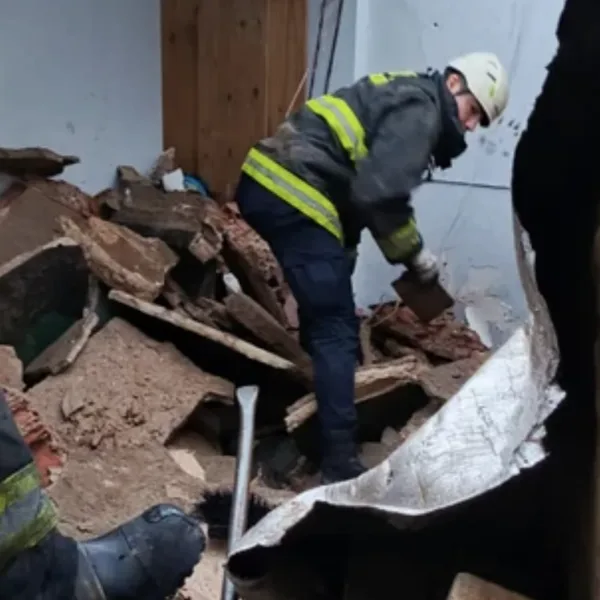 Temporal en Rosario: una jubilada murió tras derrumbarse el techo de su casa
